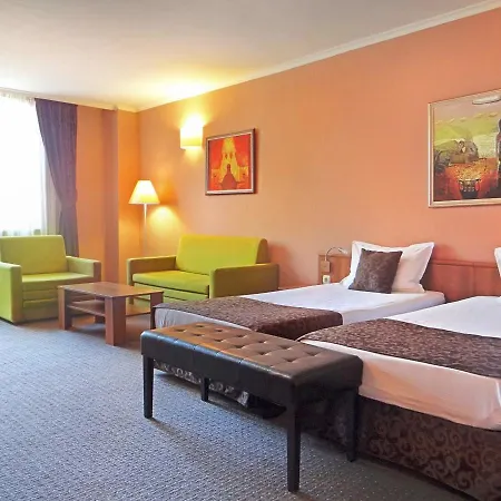 Real Hotell 3*